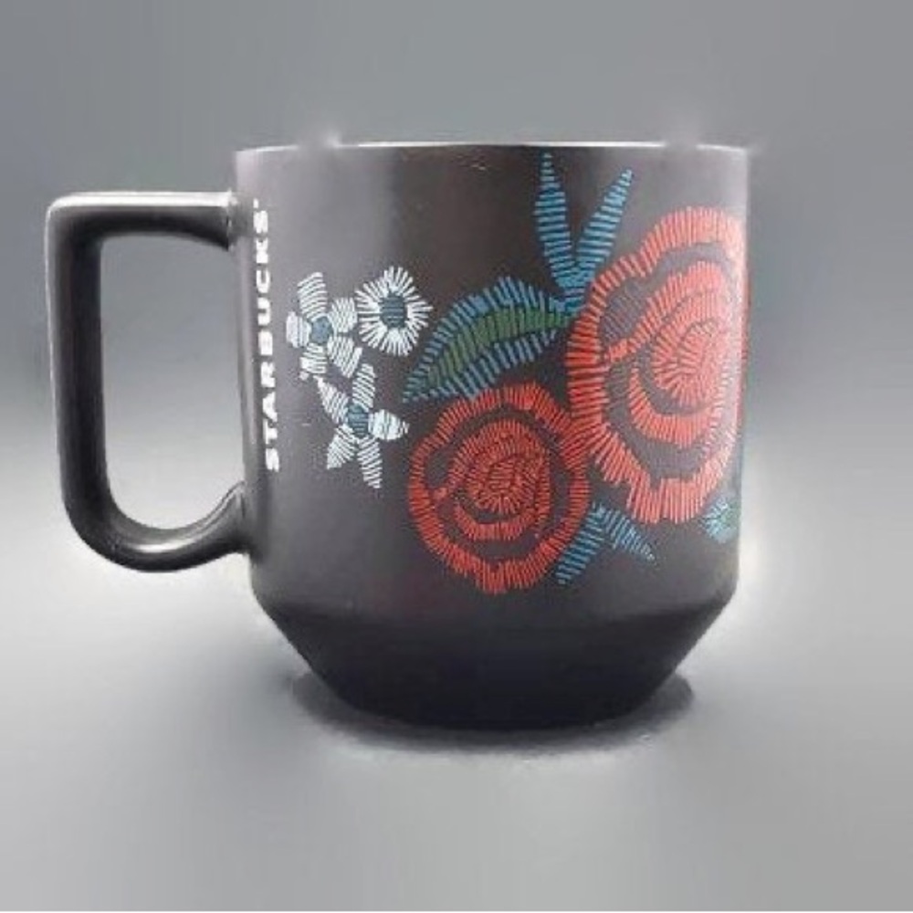 2/$30 🥀 Starbucks Valentine's Day Red Roses Ceramic Mug 2019 Special Edition